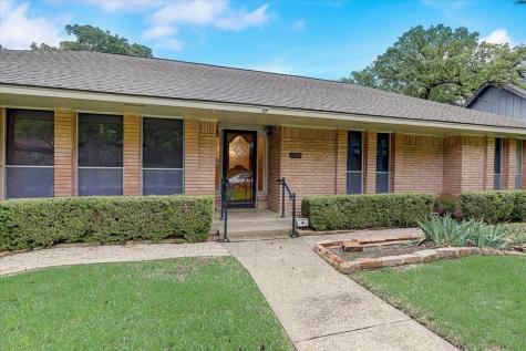 1906 Westminster Drive Grand Prairie TX 75050