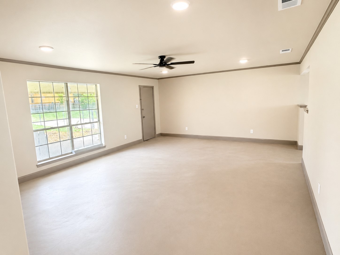 206 N Main Street Edgewood TX 75117