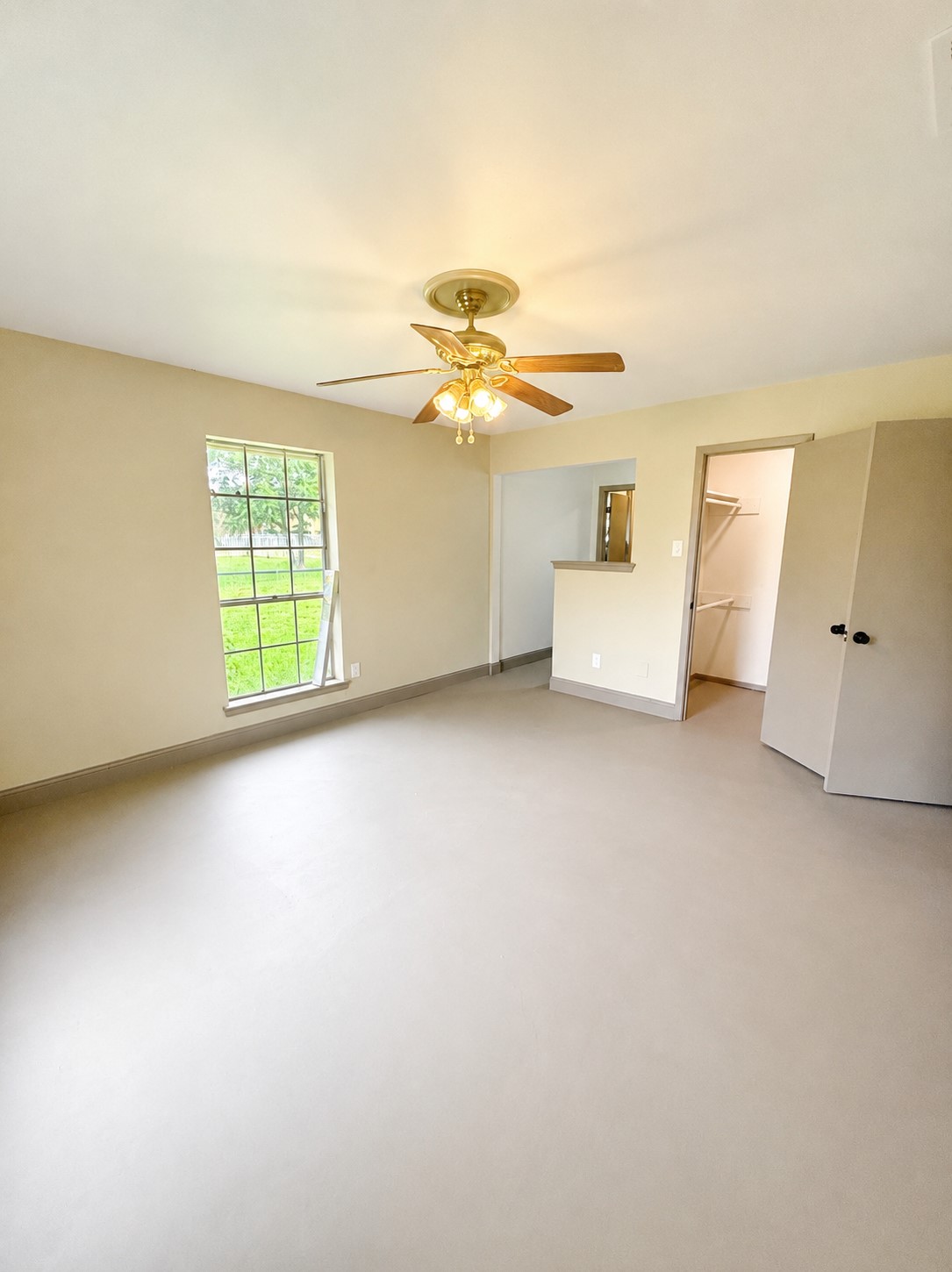 206 N Main Street Edgewood TX 75117