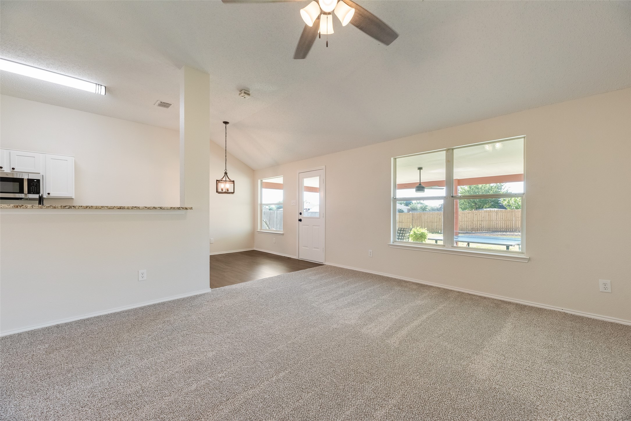 808 Sage Circle Burleson TX 76028