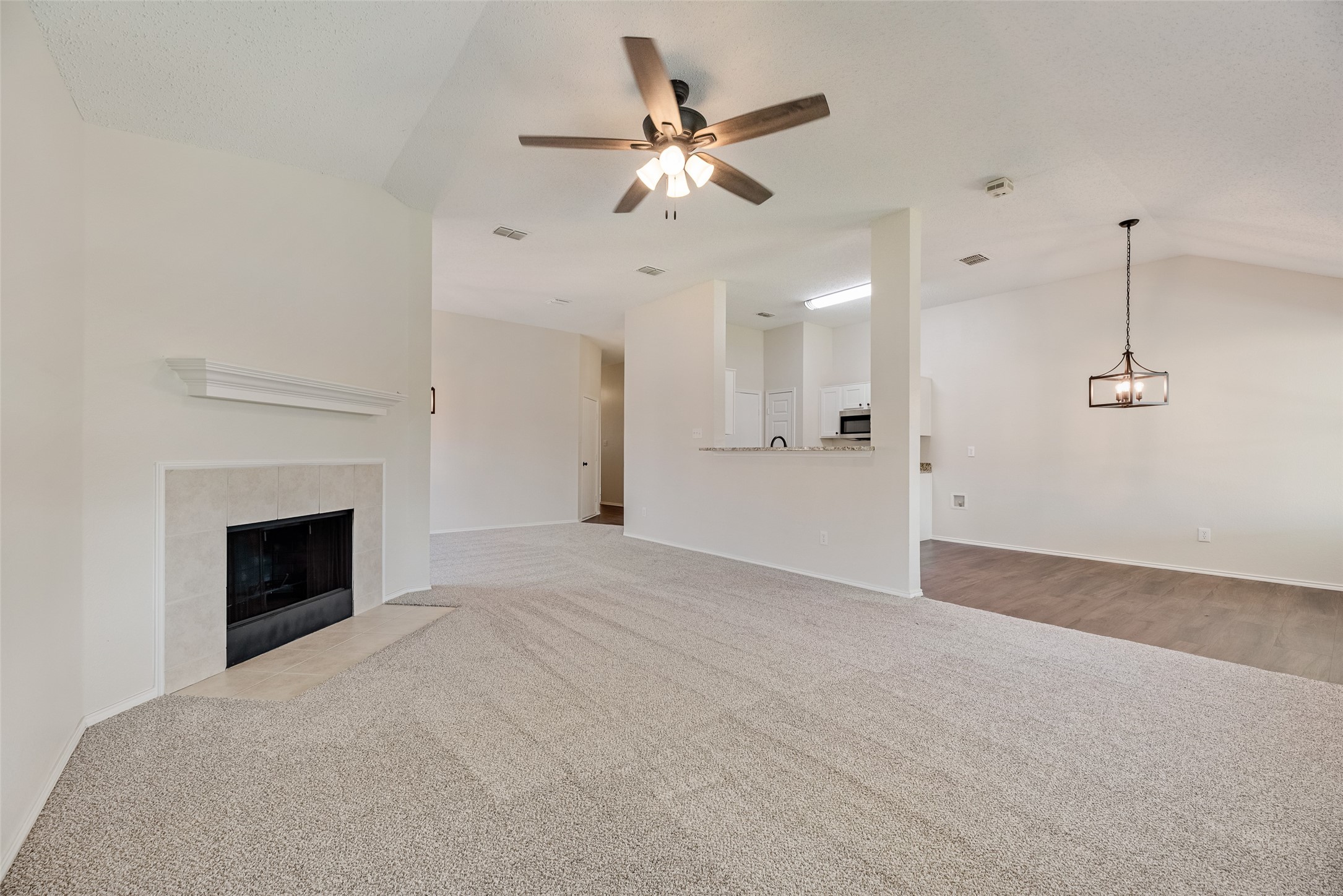 808 Sage Circle Burleson TX 76028