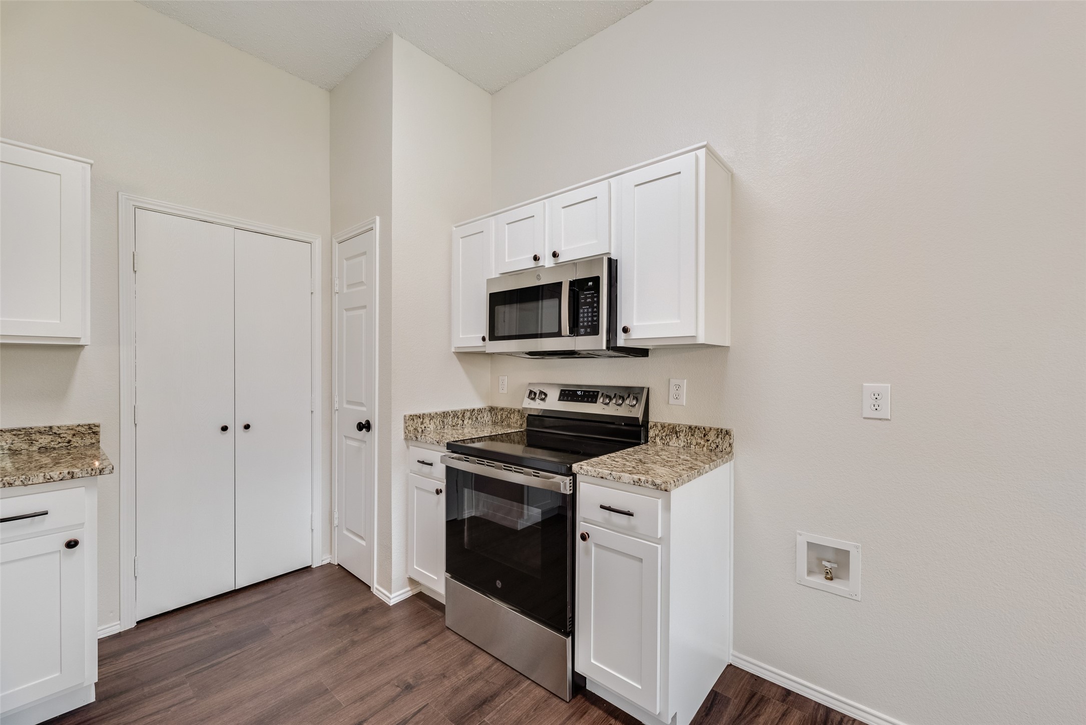 808 Sage Circle Burleson TX 76028