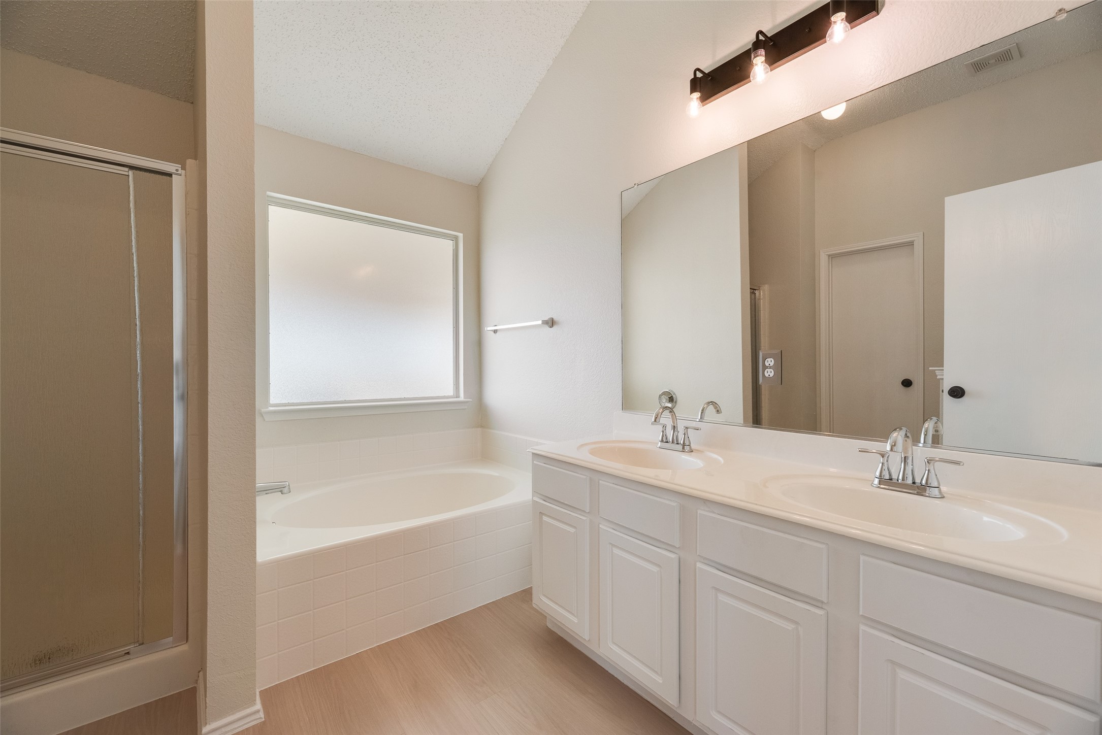 808 Sage Circle Burleson TX 76028