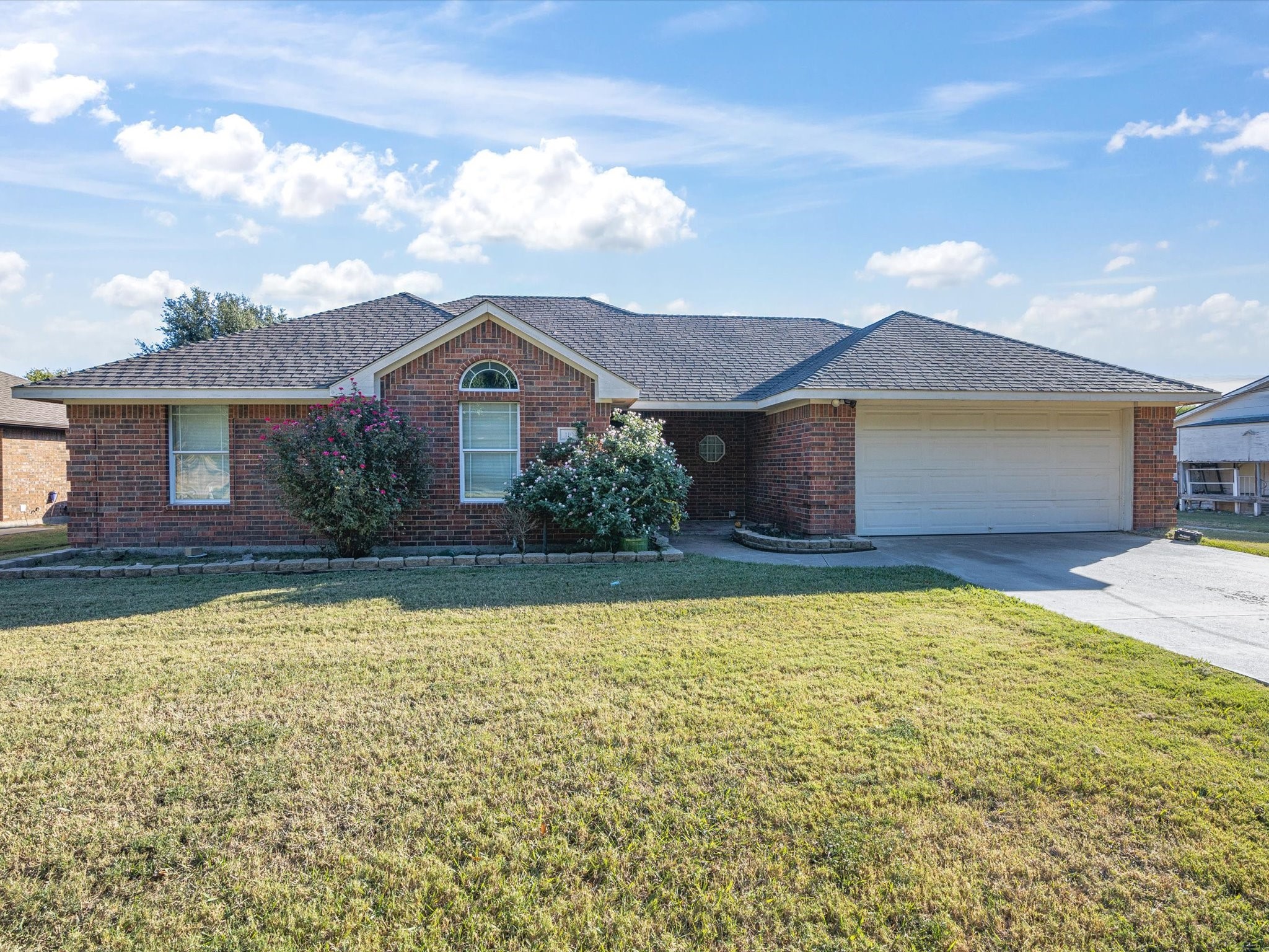 1104 S Mulberry Street Ennis TX 75119