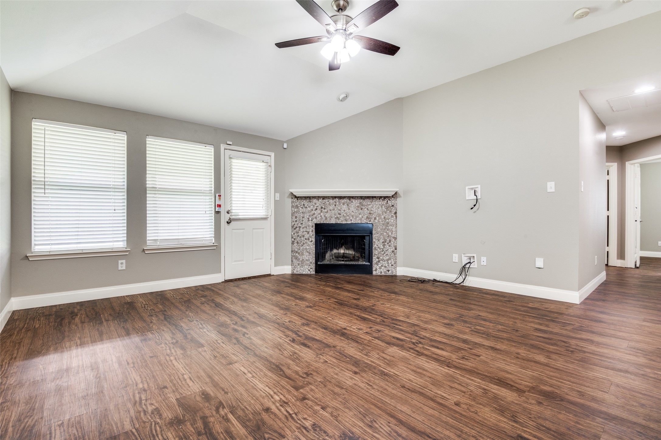 3268 Yeltes Grand Prairie TX 75054