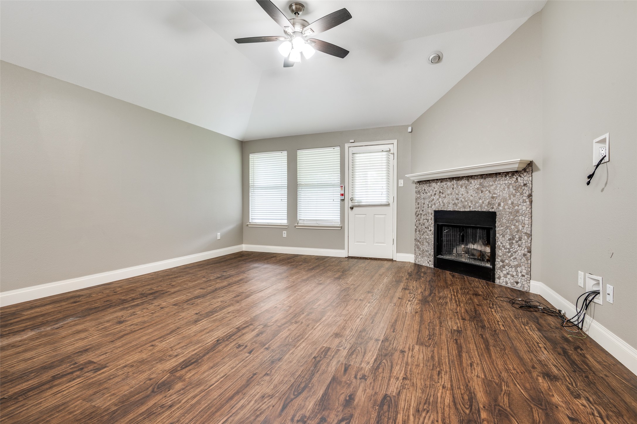 3268 Yeltes Grand Prairie TX 75054