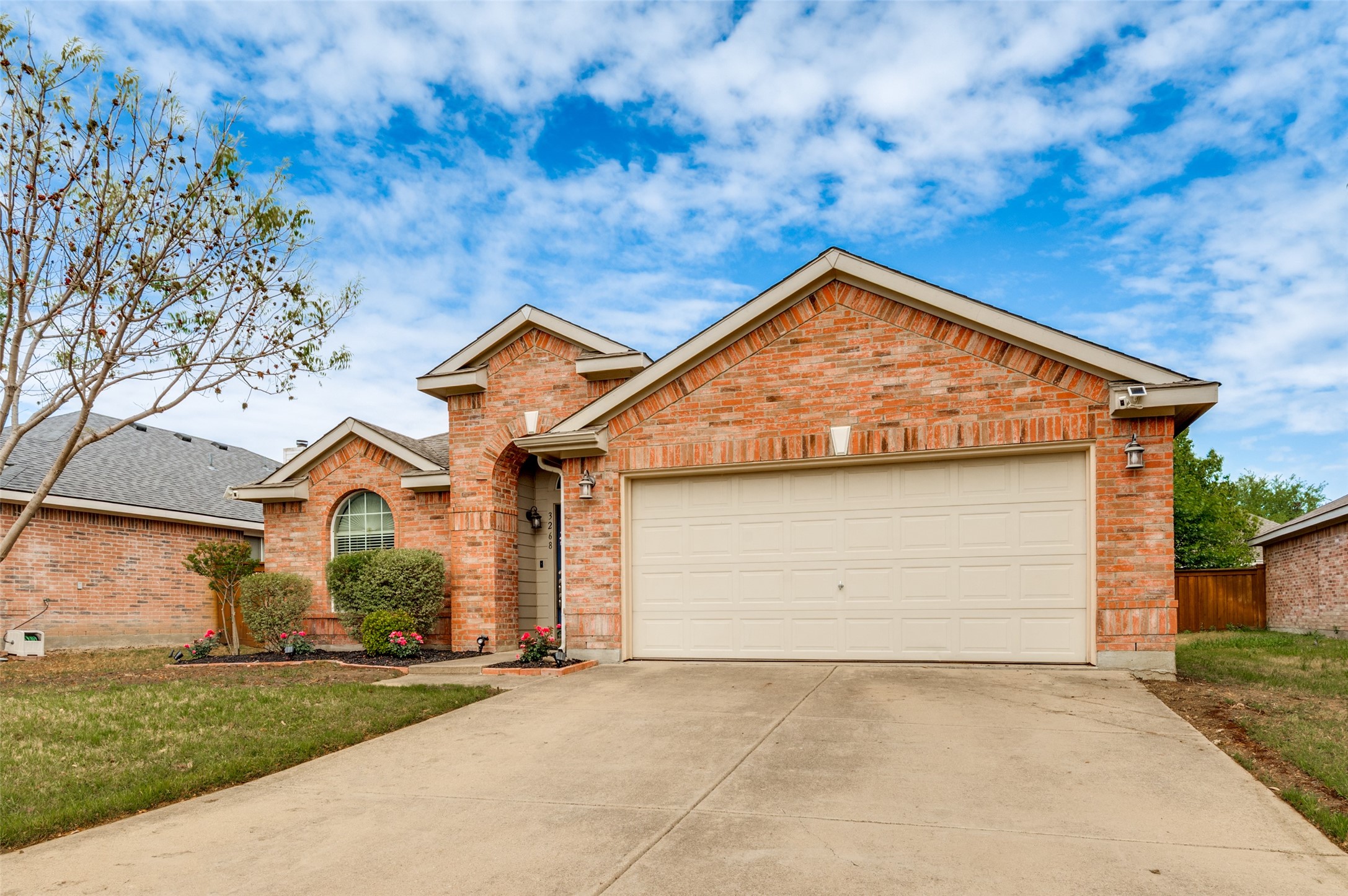 3268 Yeltes Grand Prairie TX 75054