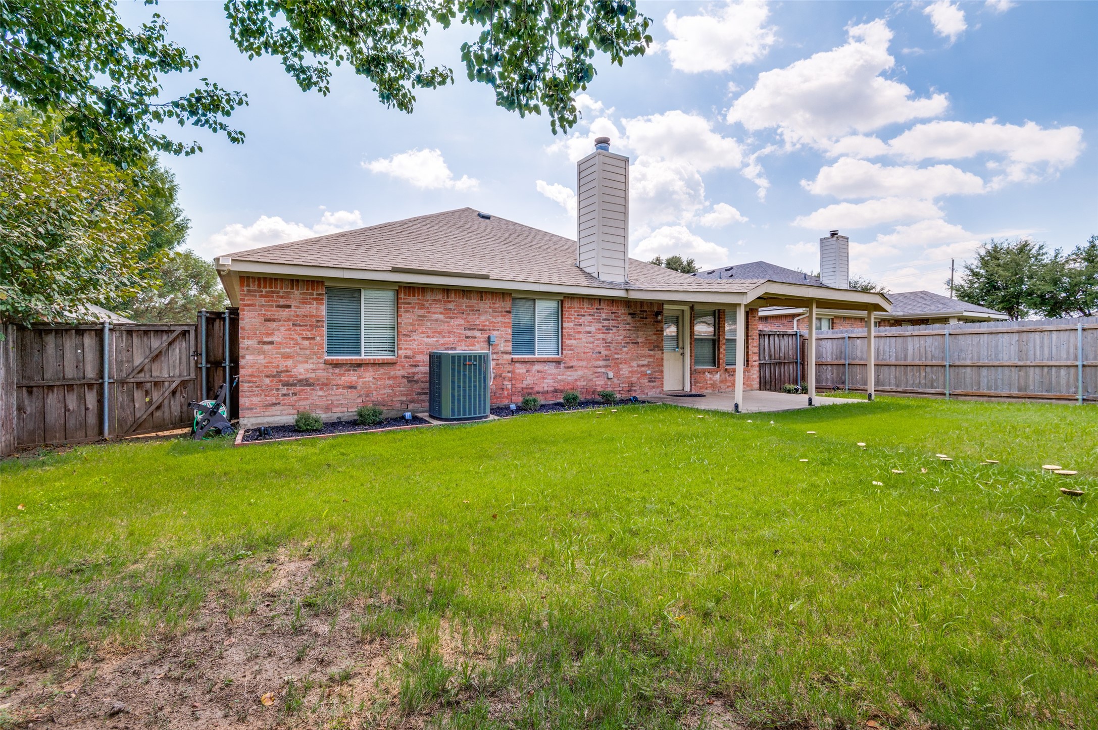 3268 Yeltes Grand Prairie TX 75054