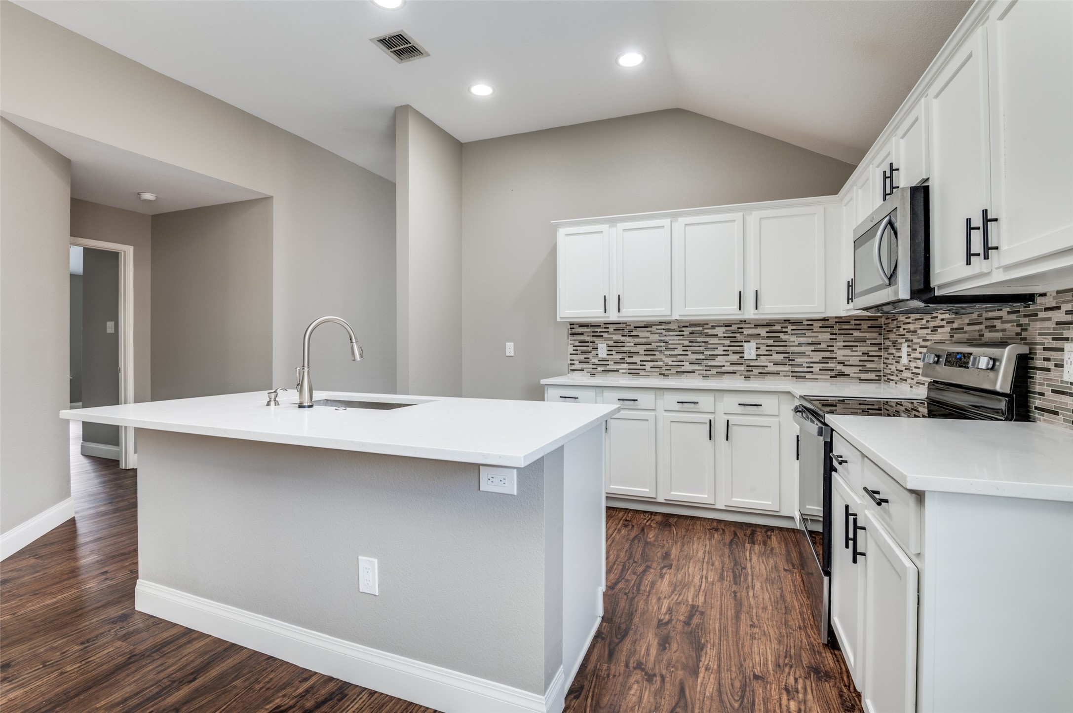 3268 Yeltes Grand Prairie TX 75054