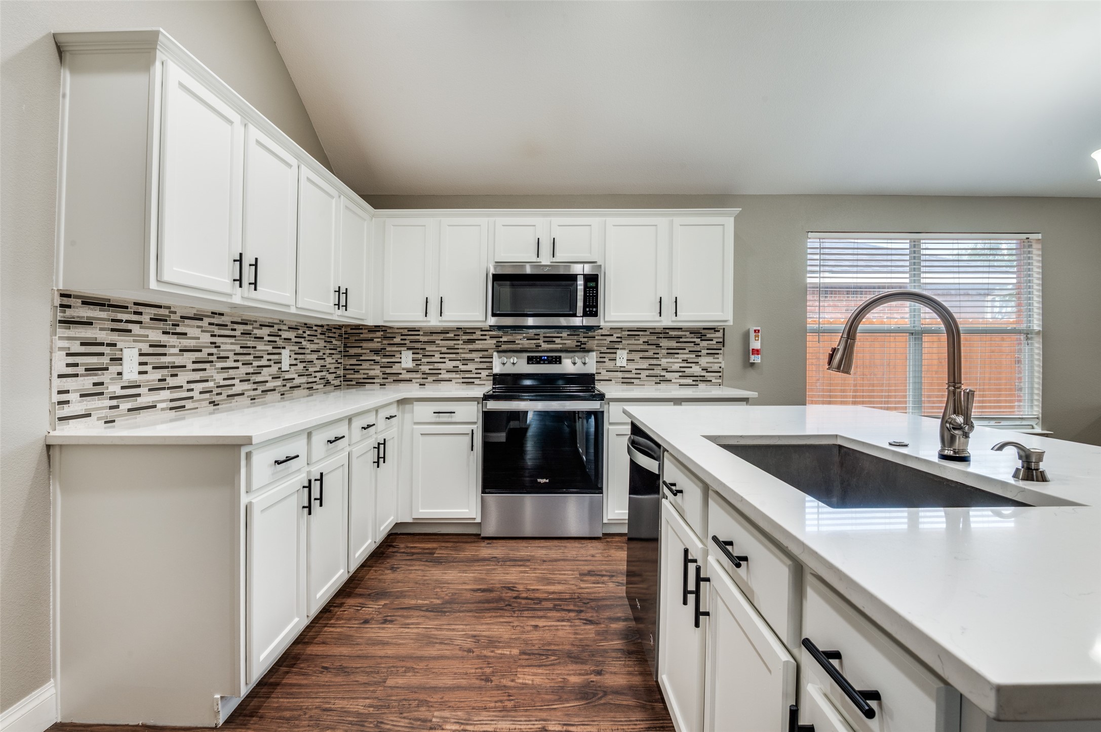 3268 Yeltes Grand Prairie TX 75054