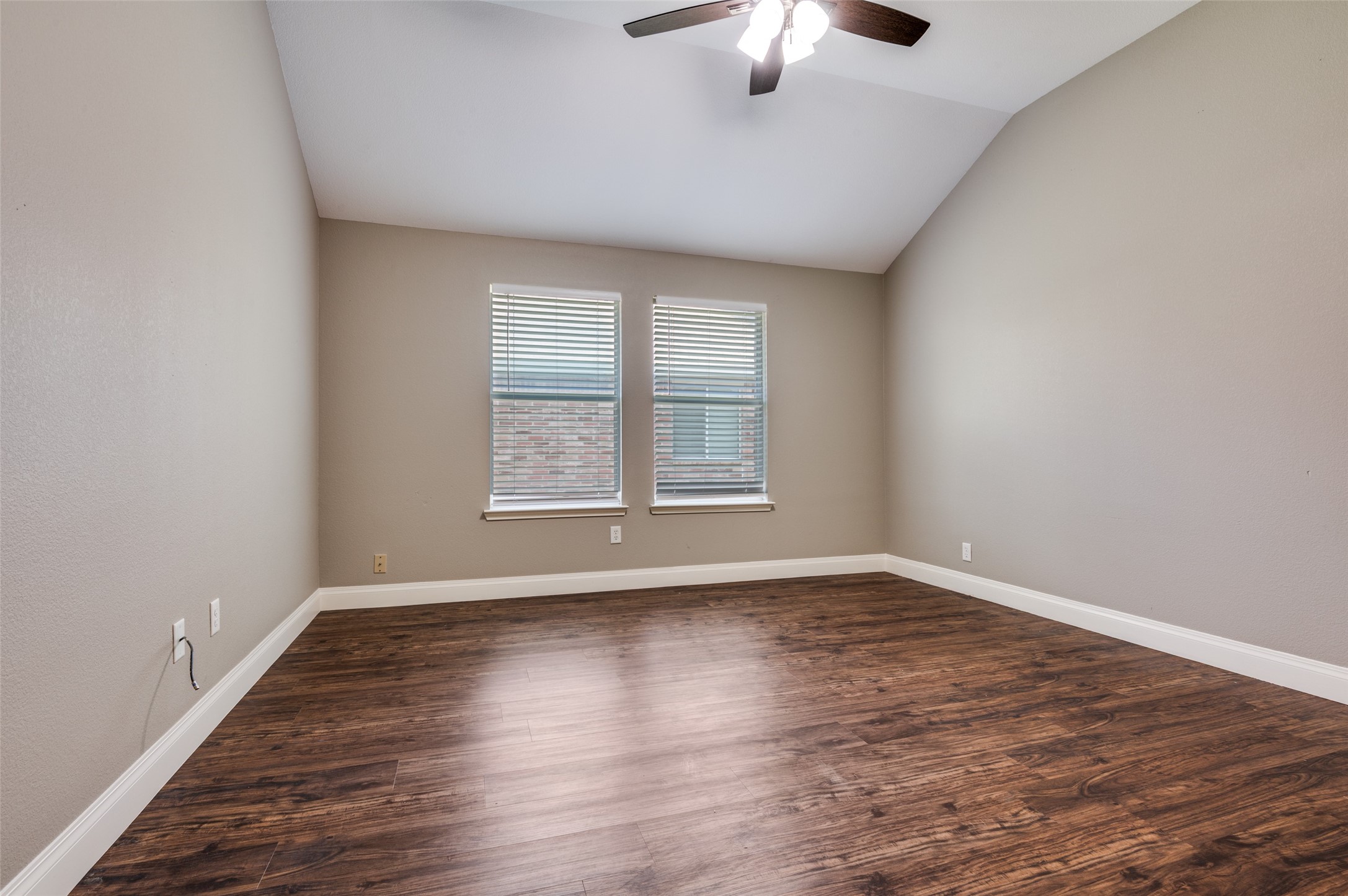 3268 Yeltes Grand Prairie TX 75054