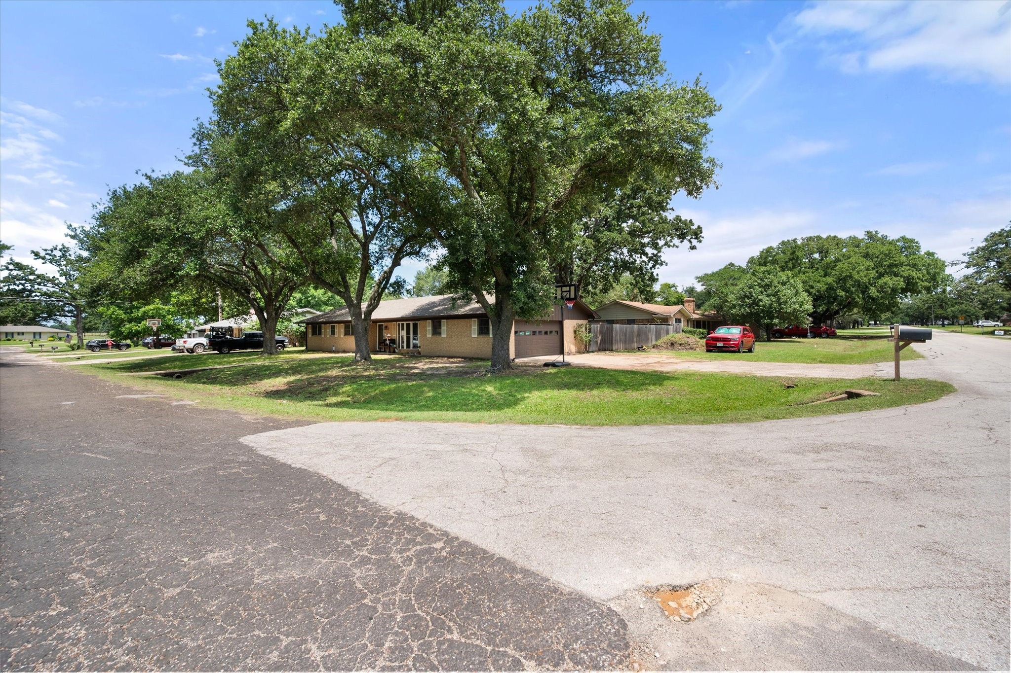721 Robindale Lane Fairfield TX 75840