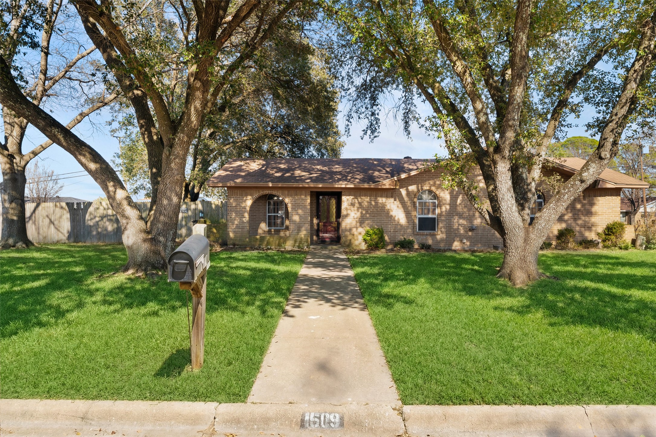 1619 Anthony Street Kaufman TX 75142
