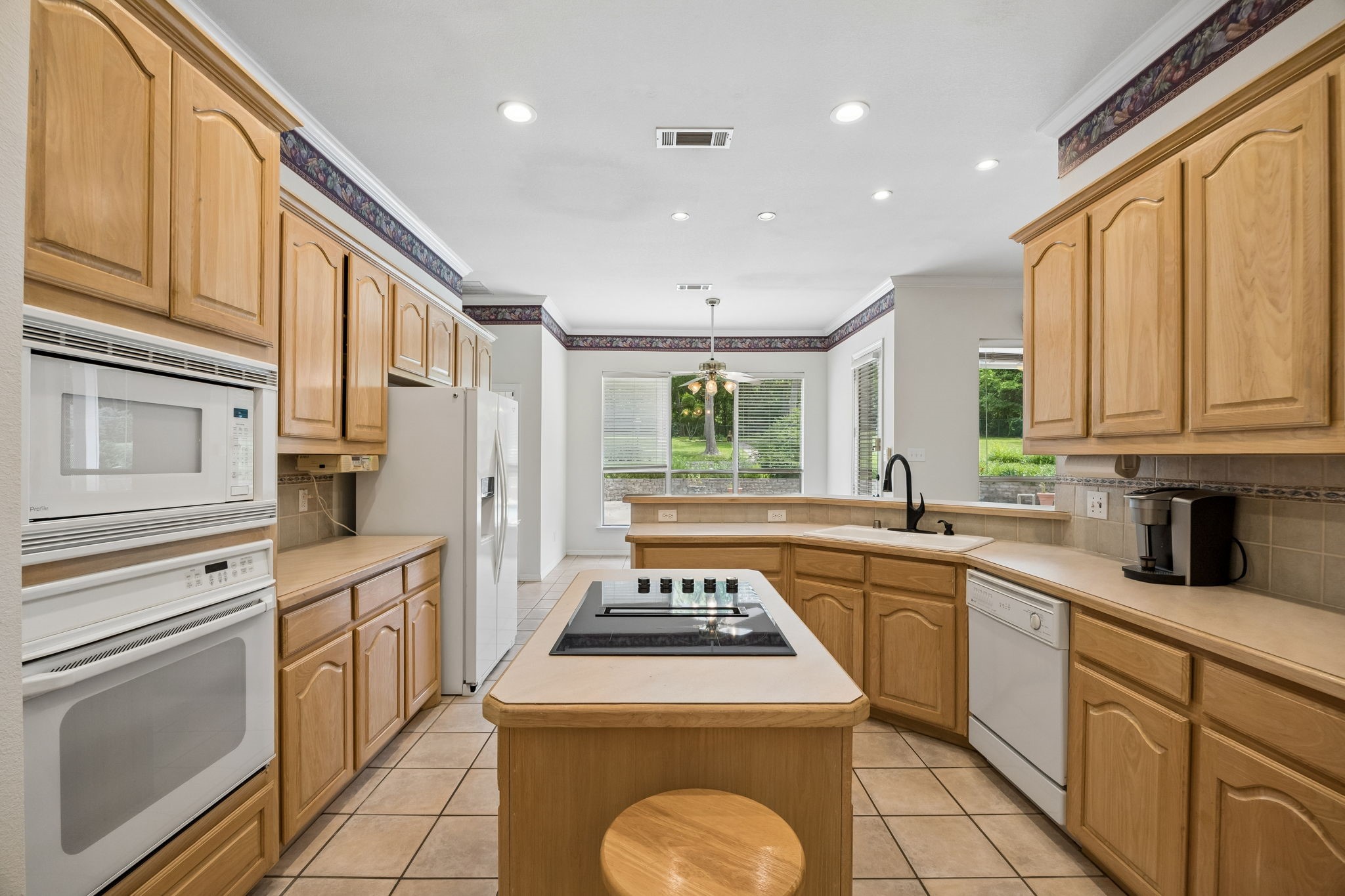 619 Oak Tree Cove Cedar Hill TX 75104