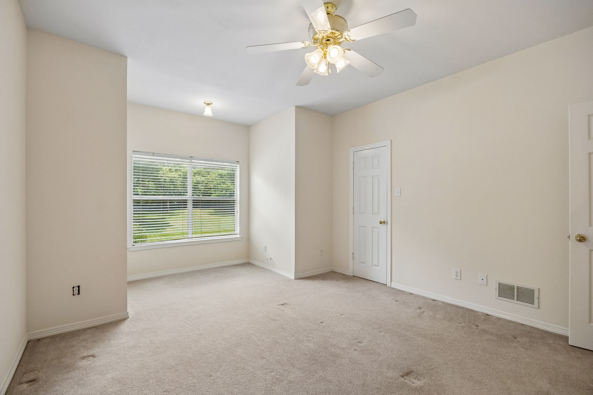 619 Oak Tree Cove Cedar Hill TX 75104