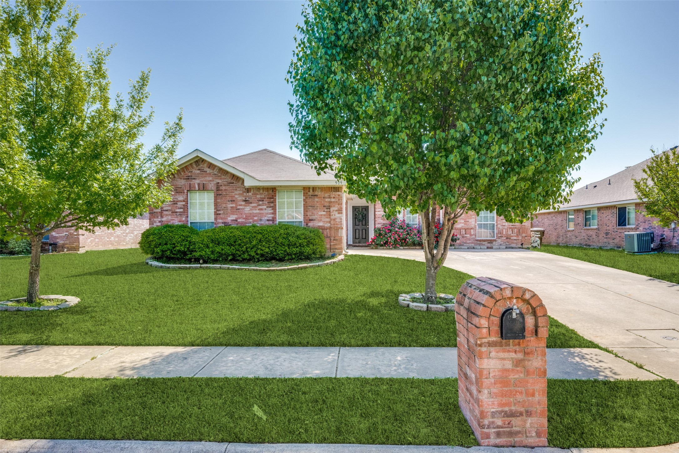 909 Cole Avenue Denton TX 76208