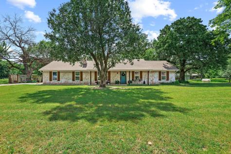 3353 County Road 2130 Telephone TX 75488