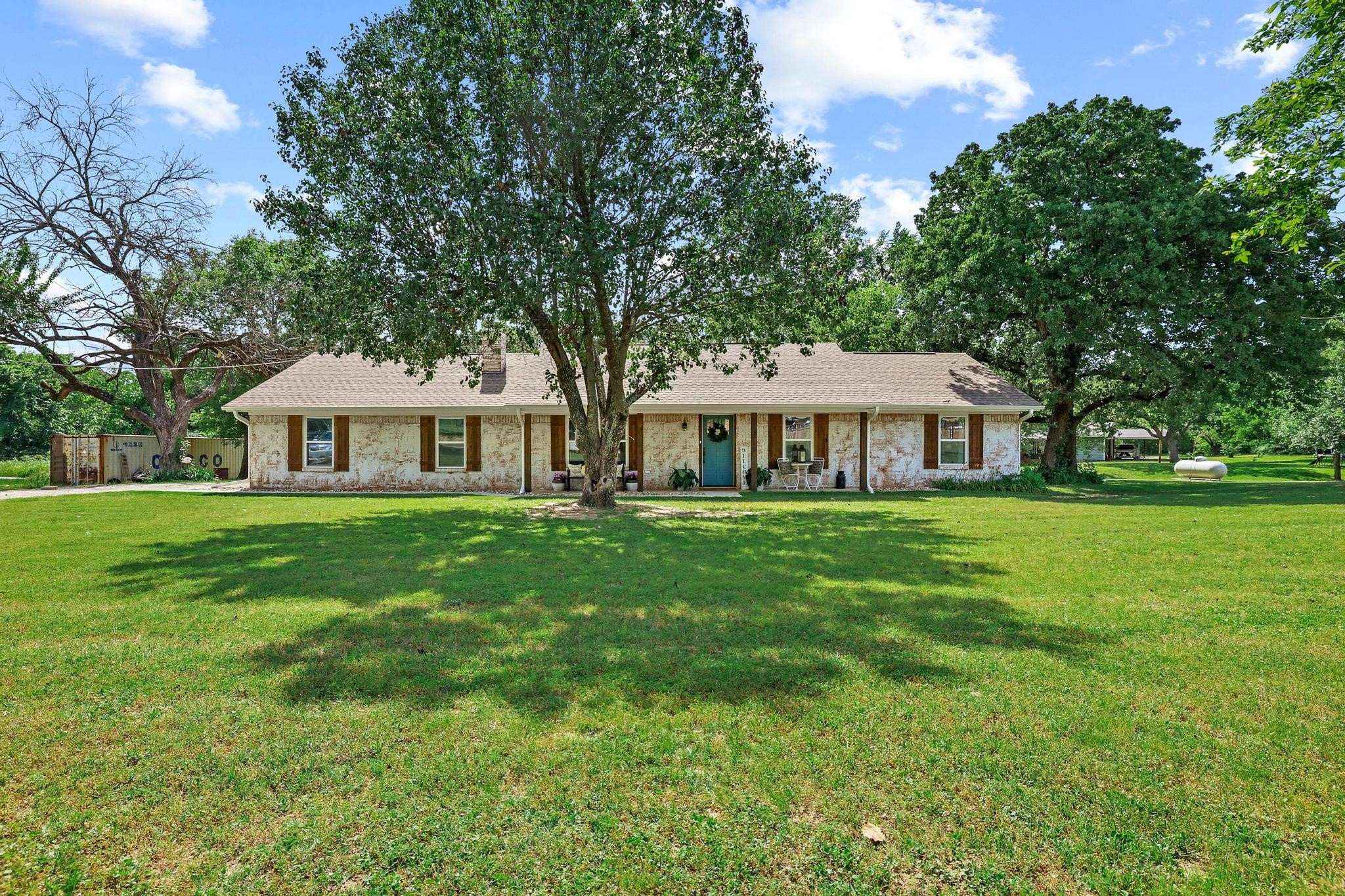 3353 County Road 2130 Telephone TX 75488