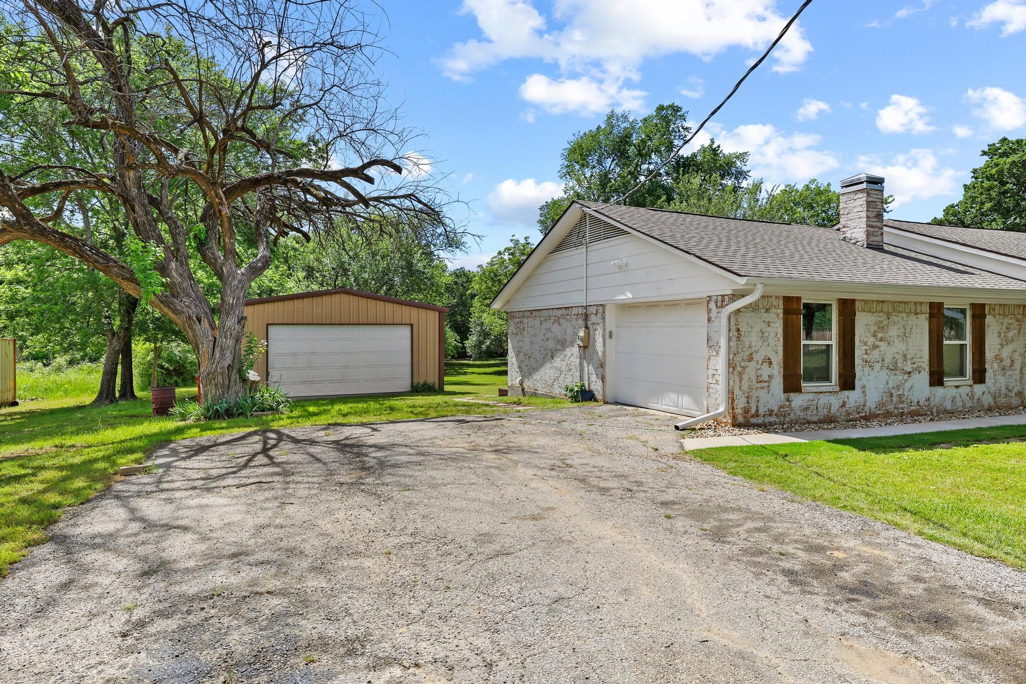 3353 County Road 2130 Telephone TX 75488