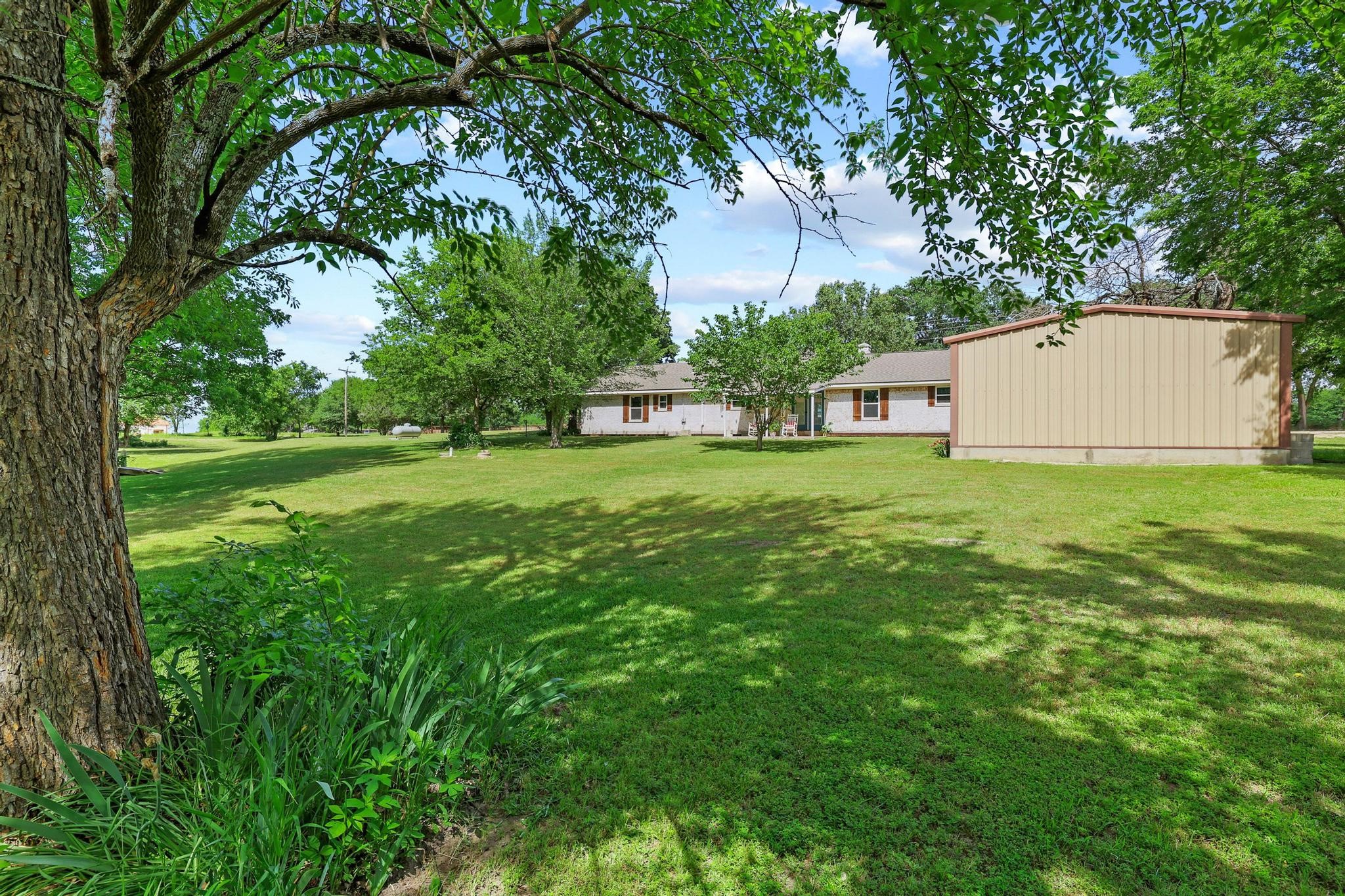 3353 County Road 2130 Telephone TX 75488