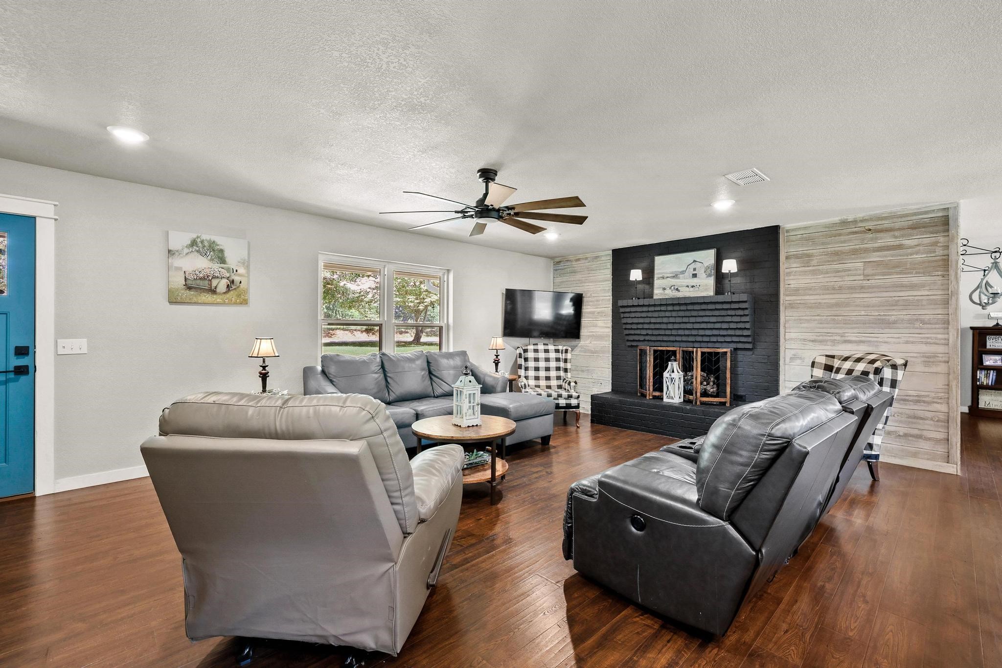3353 County Road 2130 Telephone TX 75488