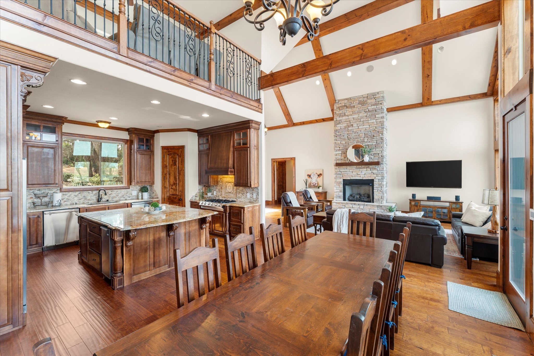 350 E El Dorado Drive Scroggins TX 75480