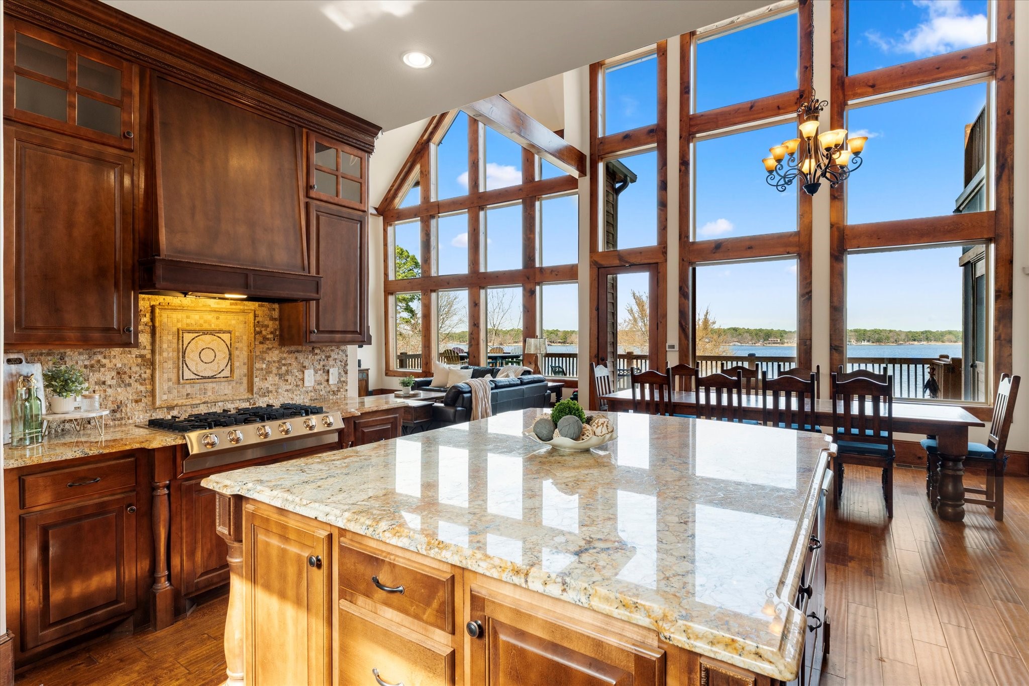 350 E El Dorado Drive Scroggins TX 75480