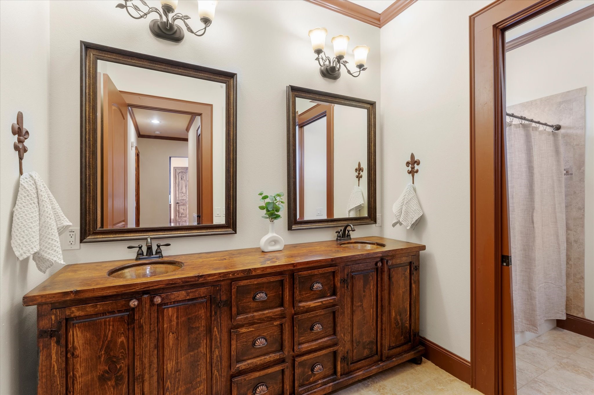 350 E El Dorado Drive Scroggins TX 75480