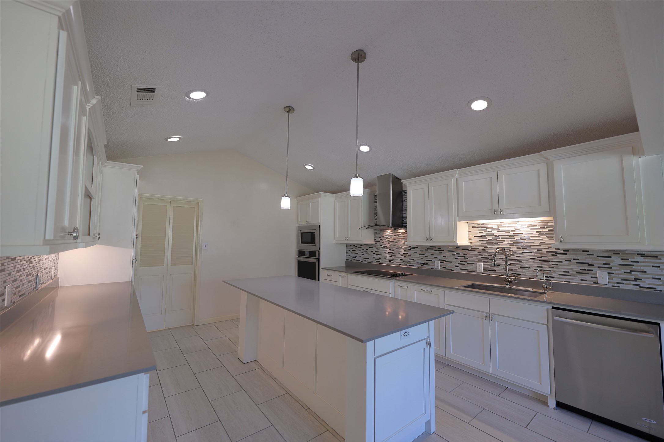 907 Red Oak Creek Drive Ovilla TX 75154