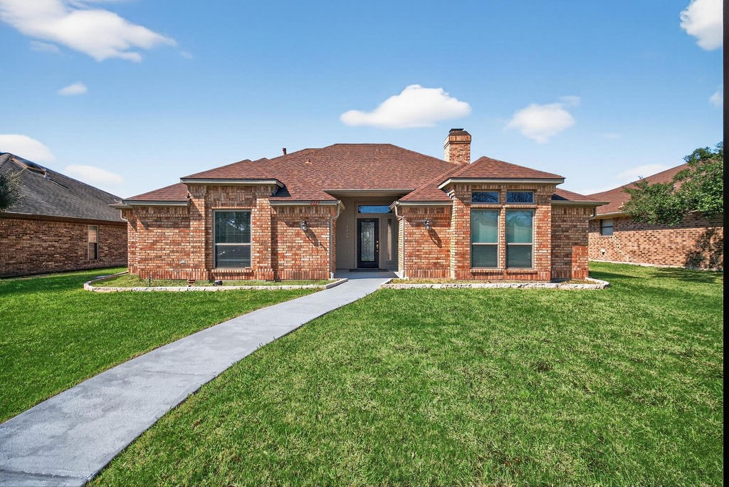 2229 Country Valley Road Garland TX 75041
