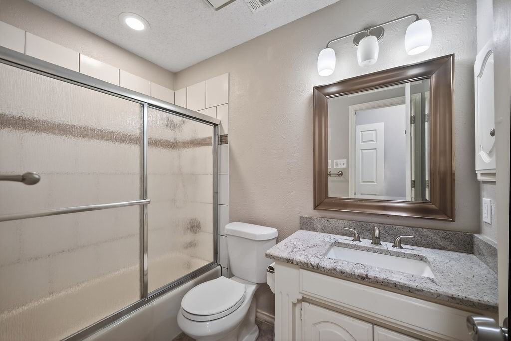 2229 Country Valley Road Garland TX 75041
