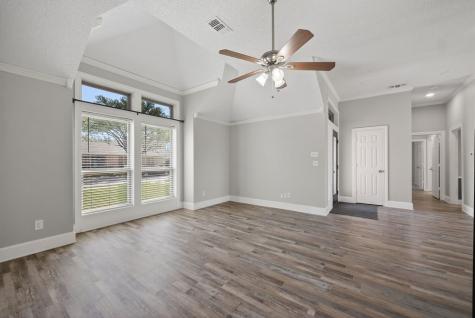 2229 Country Valley Road Garland TX 75041