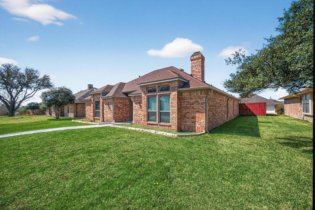 2229 Country Valley Road Garland TX 75041