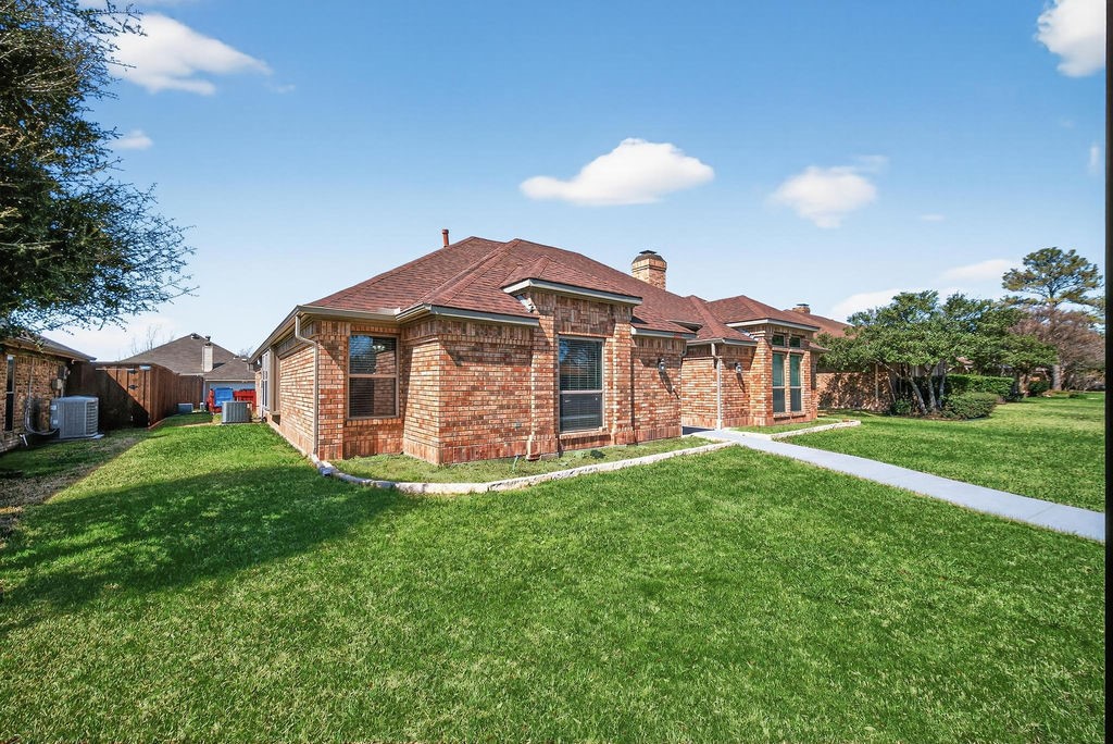 2229 Country Valley Road Garland TX 75041