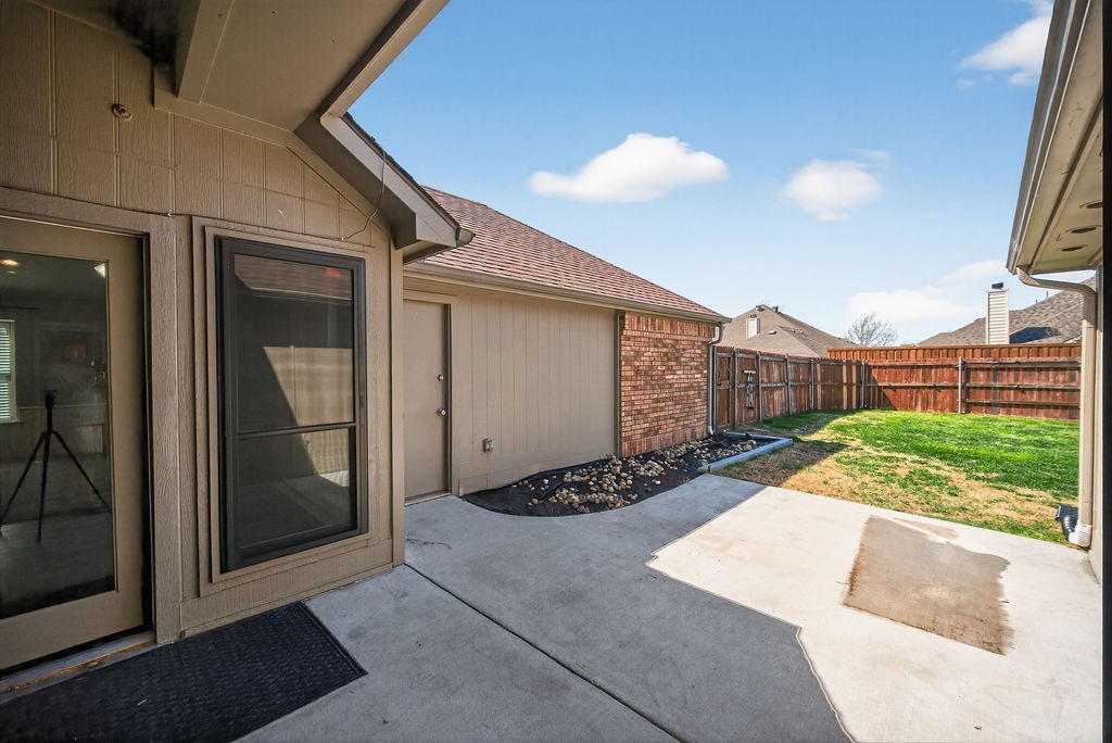 2229 Country Valley Road Garland TX 75041