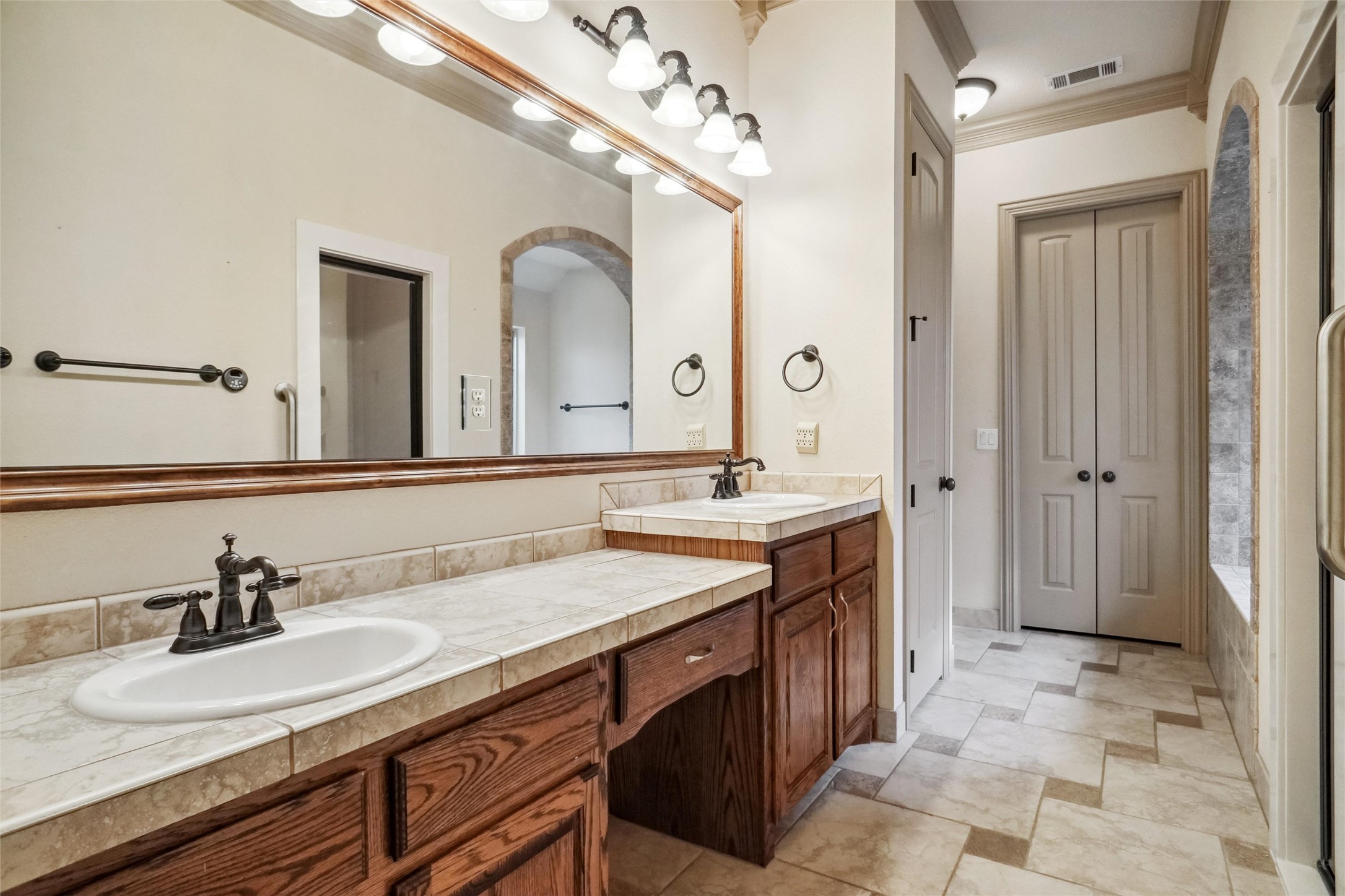 502 Lismore Drive Mansfield TX 76063