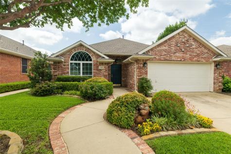 305 Chantilly Court Hurst TX 76054