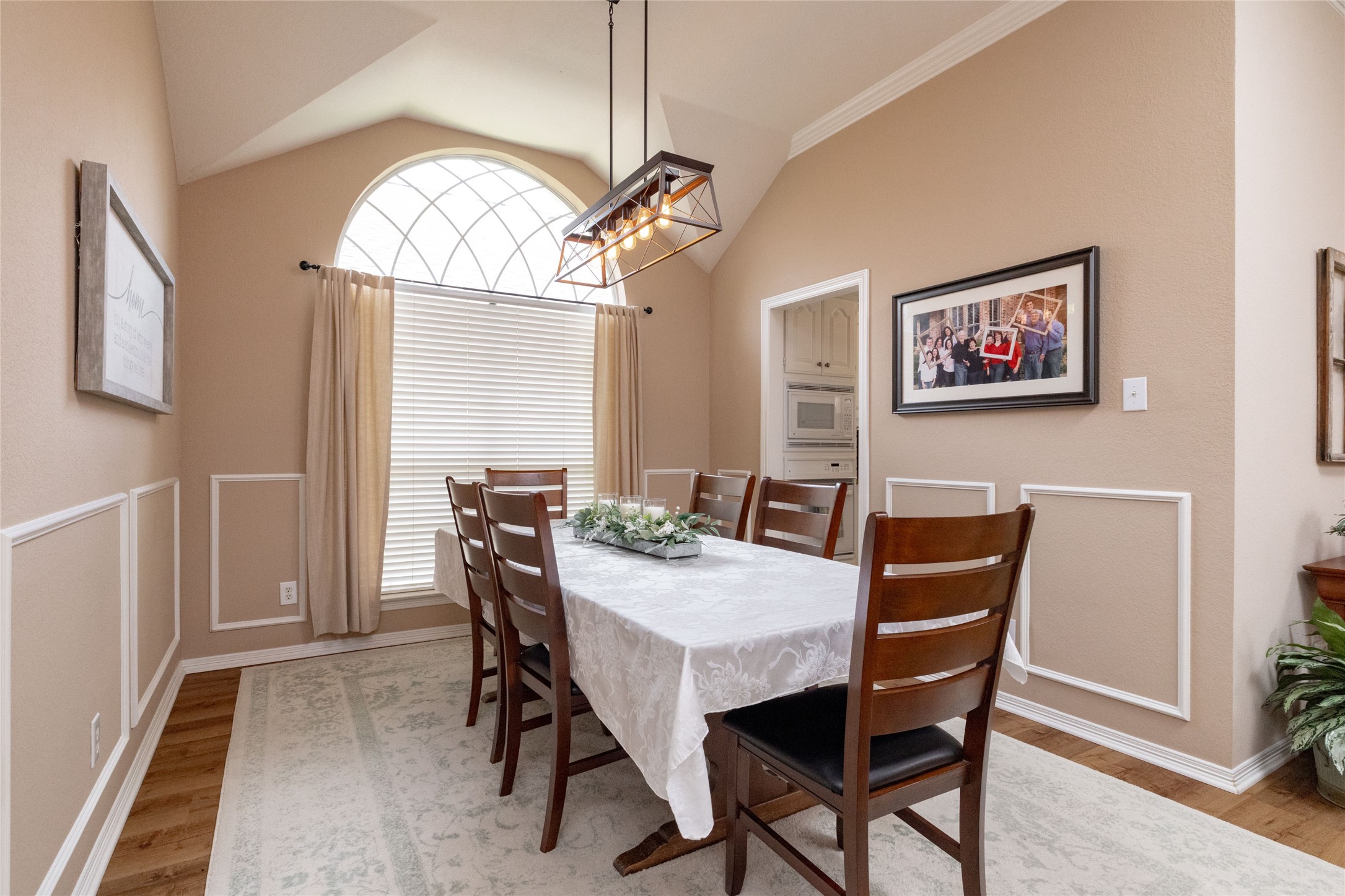 305 Chantilly Court Hurst TX 76054
