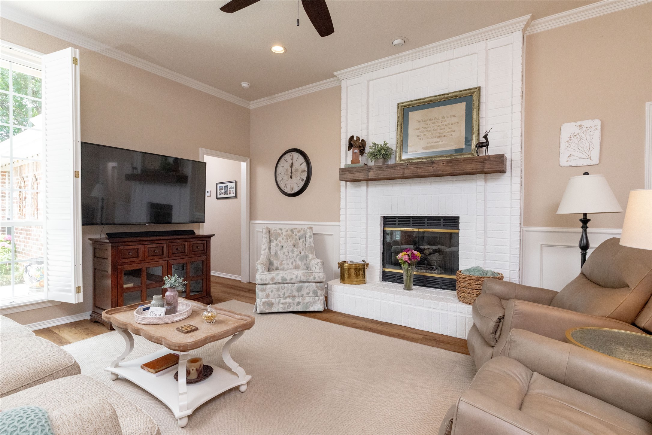 305 Chantilly Court Hurst TX 76054