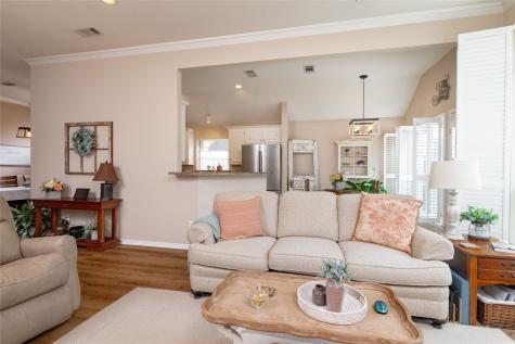 305 Chantilly Court Hurst TX 76054