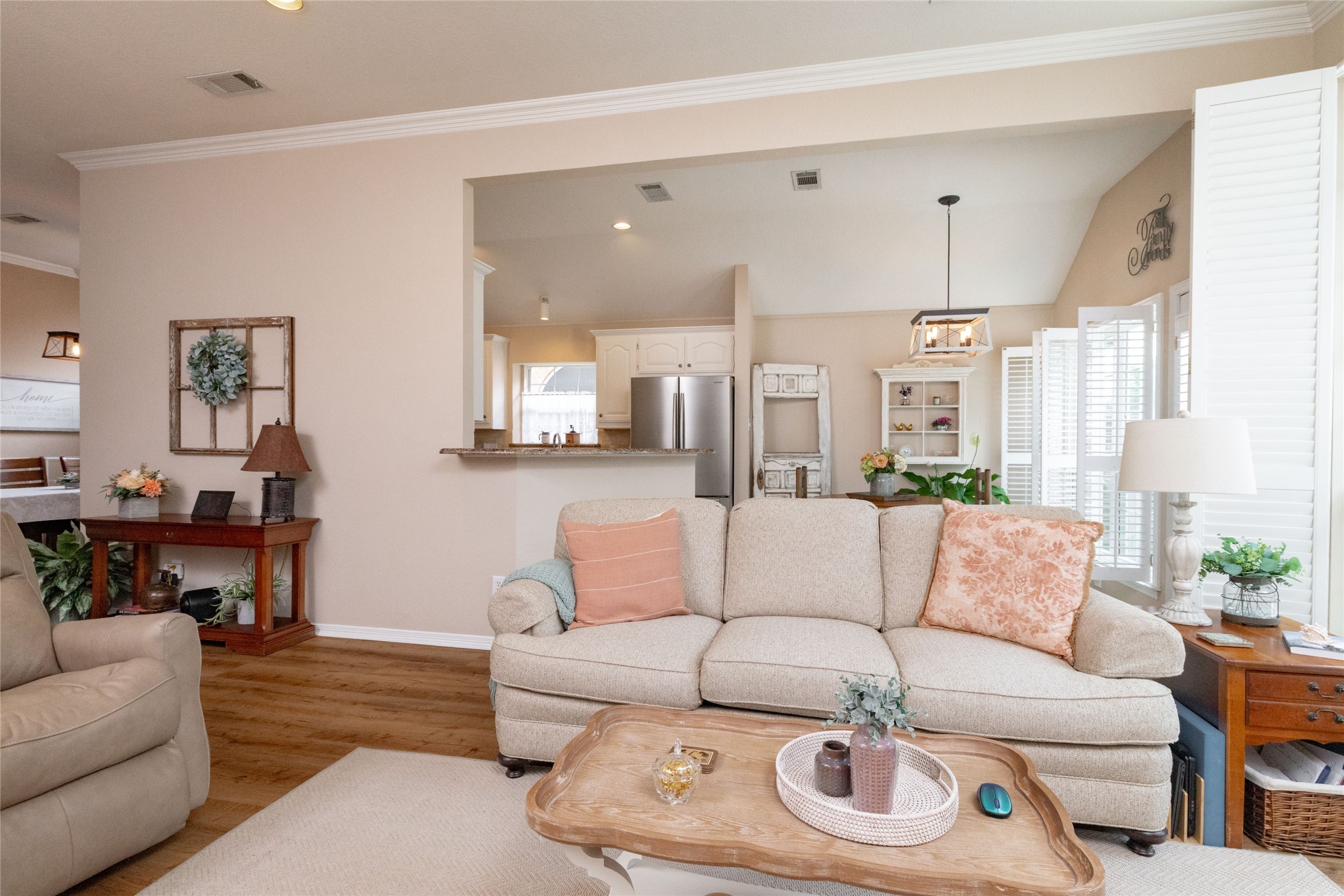305 Chantilly Court Hurst TX 76054