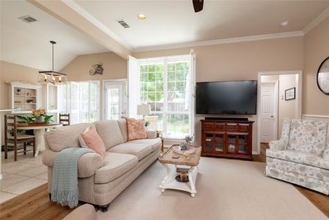 305 Chantilly Court Hurst TX 76054