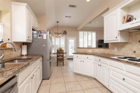 305 Chantilly Court Hurst TX 76054