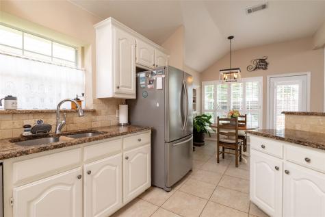305 Chantilly Court Hurst TX 76054