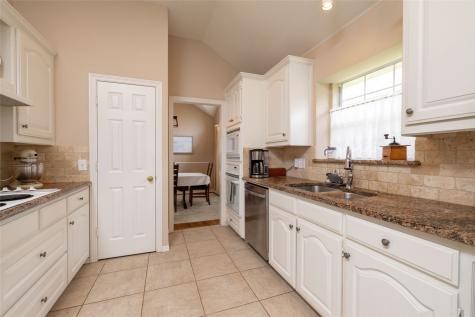 305 Chantilly Court Hurst TX 76054