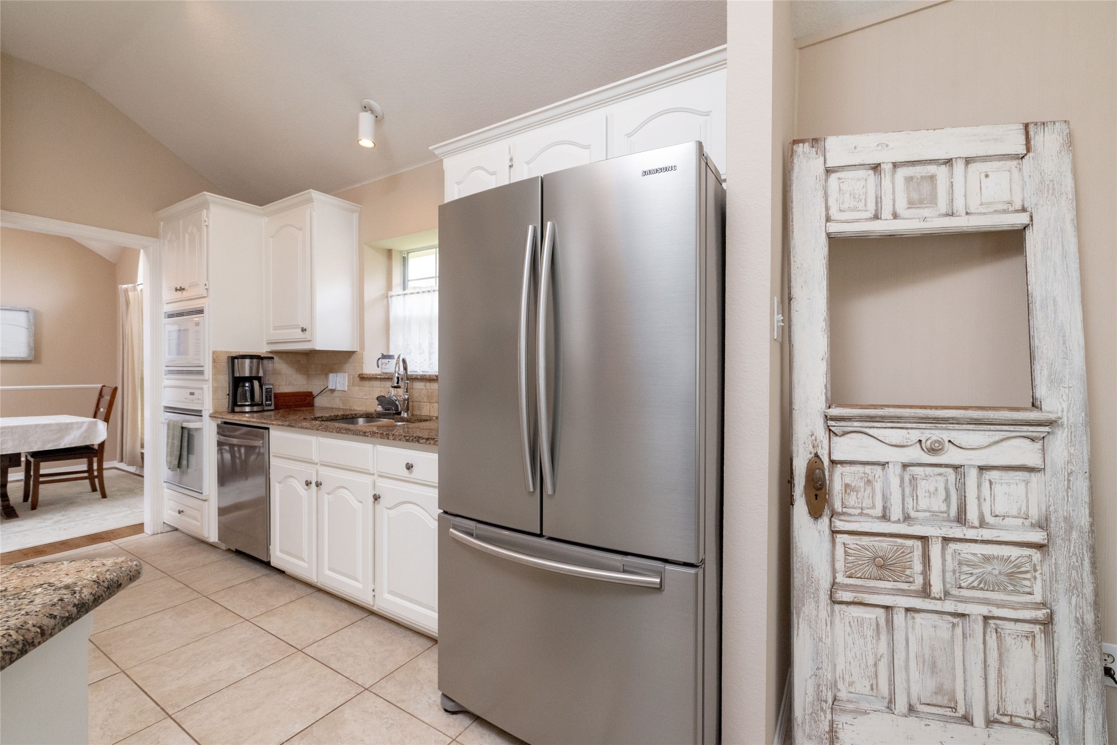 305 Chantilly Court Hurst TX 76054