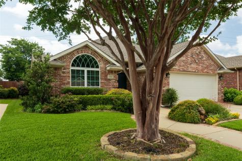 305 Chantilly Court Hurst TX 76054