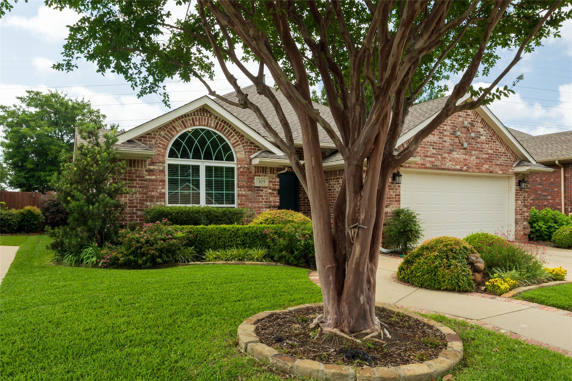305 Chantilly Court Hurst TX 76054