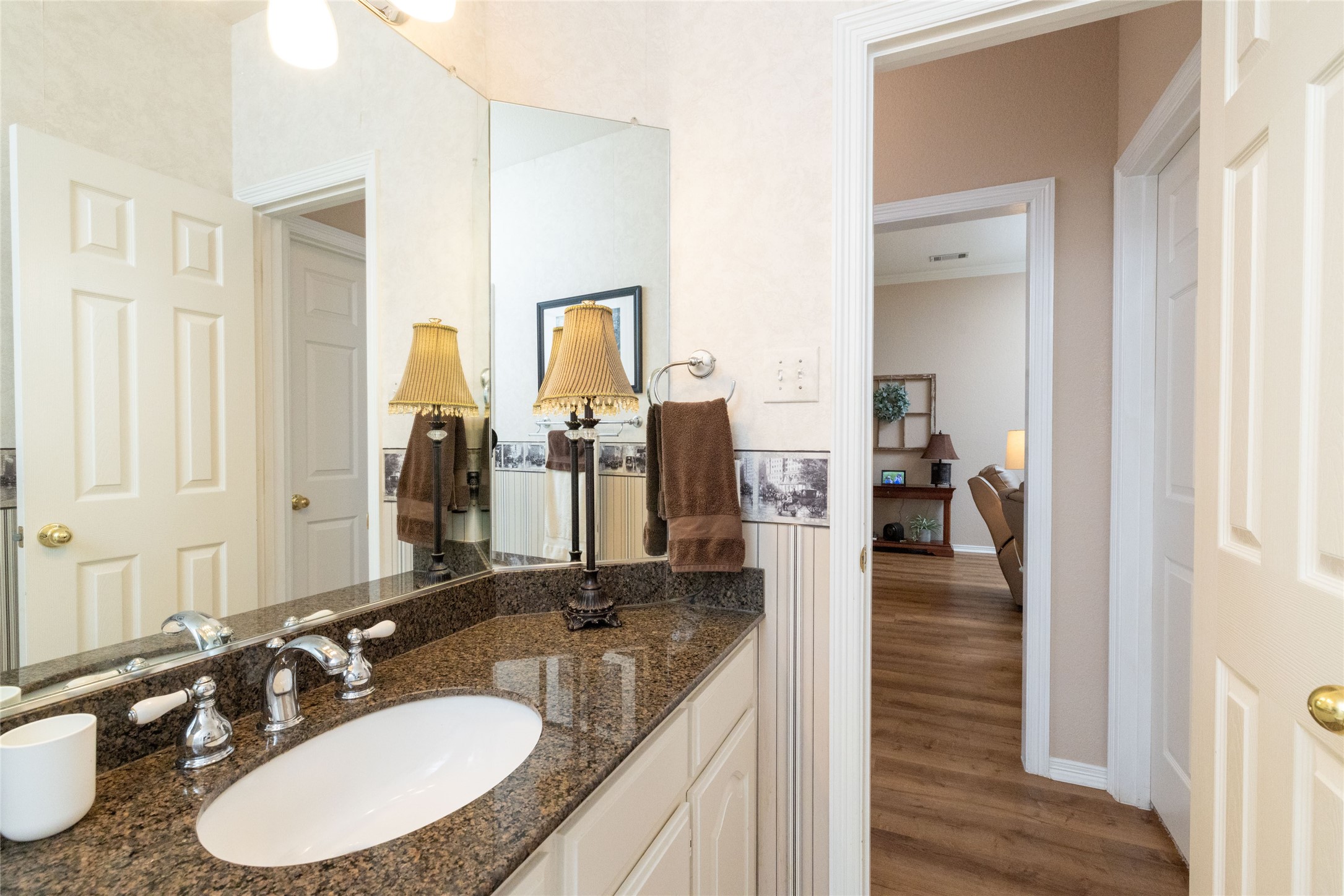305 Chantilly Court Hurst TX 76054