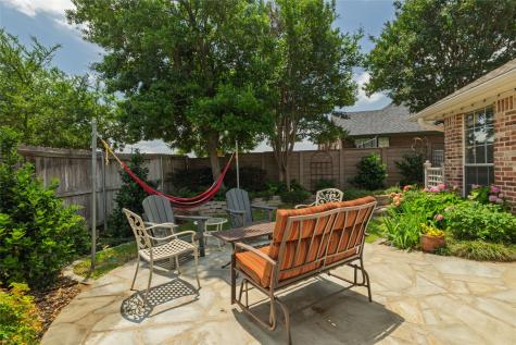 305 Chantilly Court Hurst TX 76054